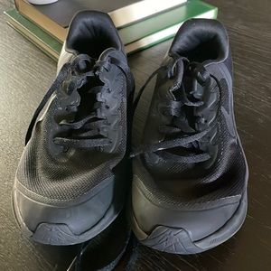 Nike boys Youth sneakers